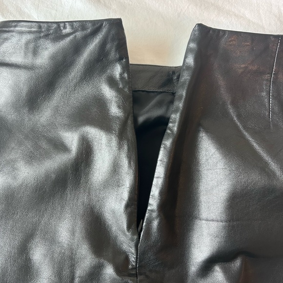 Ann Taylor Classic Black 100% Leather Skirt - Picture 4 of 4